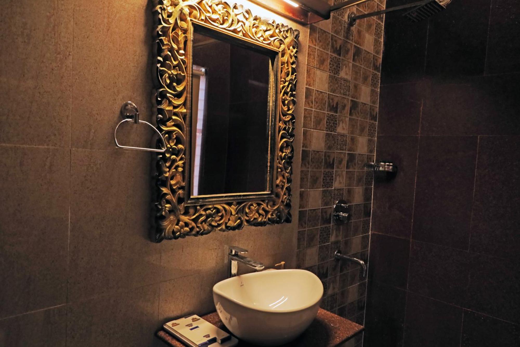 The Neeraj Ganga Heritage Palace Rishīkesh Esterno foto